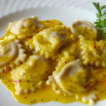 Ravioli ripieni di funghi e zucca - Biolcalenda Dicembre 2018 Ravioli ripieni di funghi e zucca - Biolcalenda Dicembre 2018