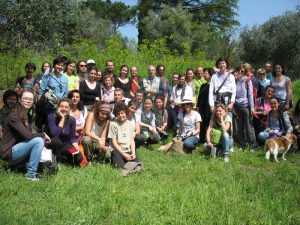 Il gruppo di partecipanti all'uscita andar per erbe 2013